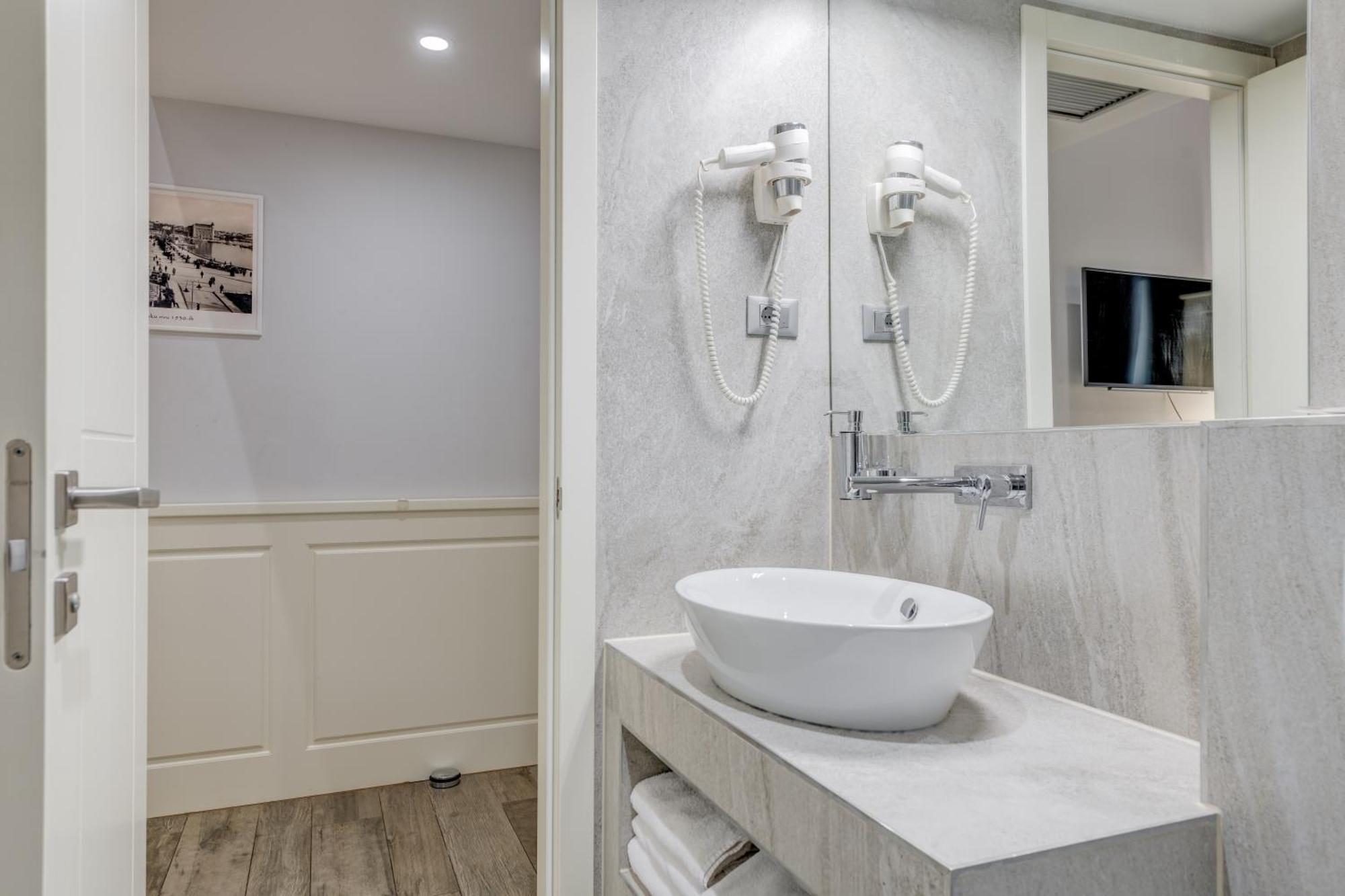 Roko Luxury Rooms สปลิท ภายนอก รูปภาพ